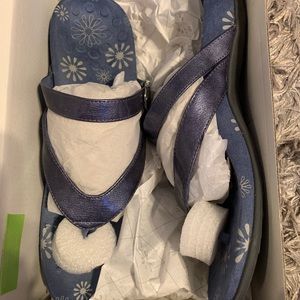 Vionic Orthotic Thong Sandal W/ Adjustable Strap